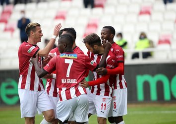 Sivasspor evinde rahat kazandı!