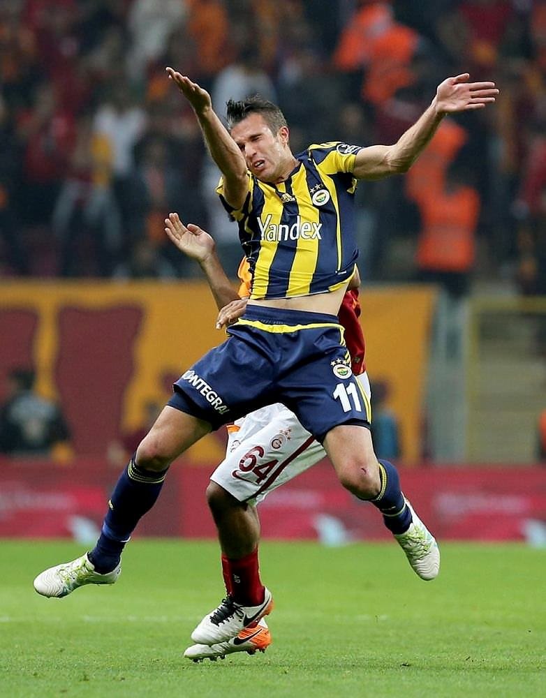 Ünlülerden Fenerbahçe-Galatasaray maçı tahminleri