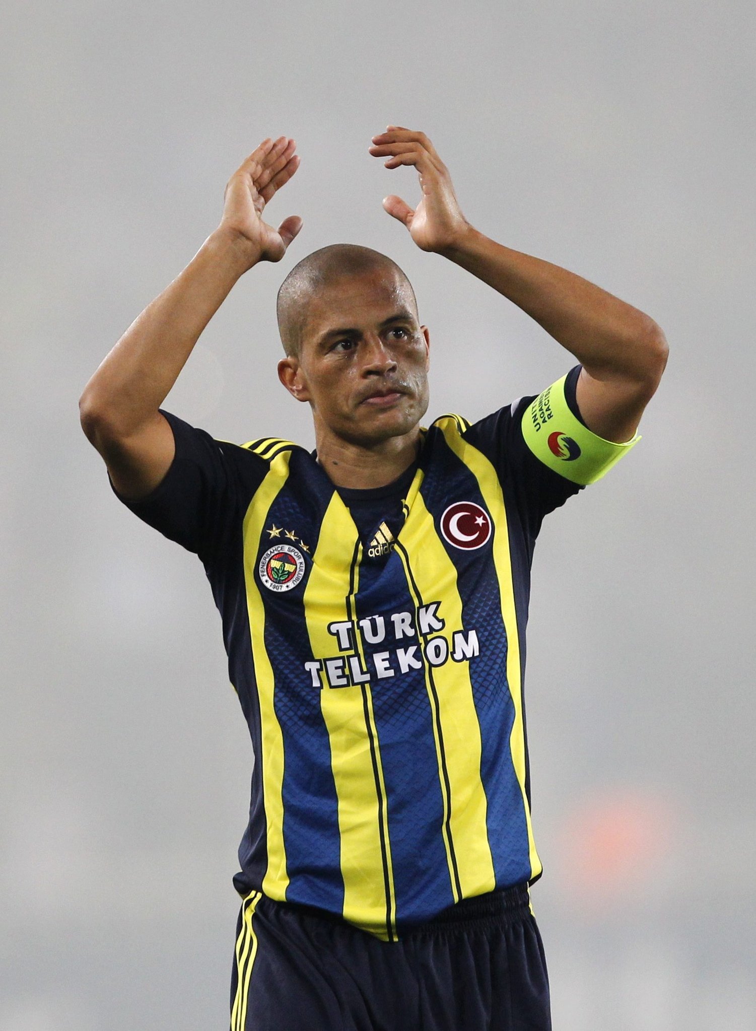 Gomis’in hedefi Alex de Souza