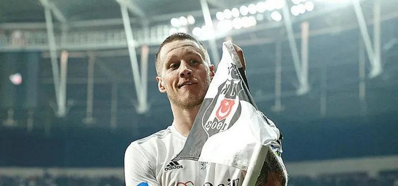 Weghorst İngiltere'ye özel uçakla gitti