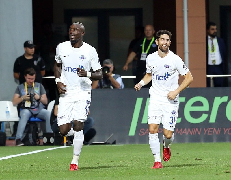 Galatasaray’da dev transfer harekatı!