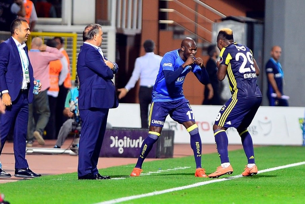 Kasımpaşa-Fenerbahçe karşılaşmasından kareler