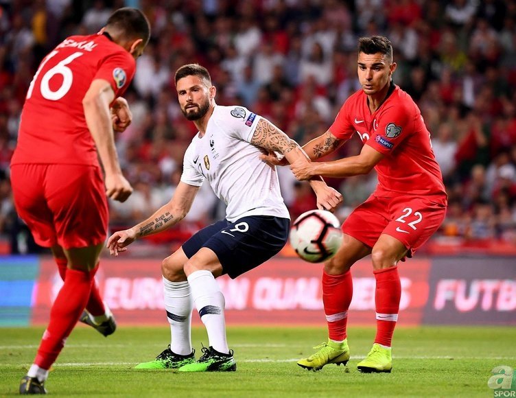 Merih Demiral aslında hangi takımı tutuyor? Çok şaşıracaksınız