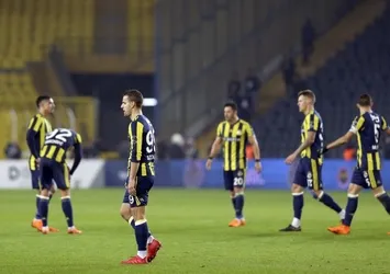 Fenerbahçe'ye Kadıköy'de Akhisar darbesi