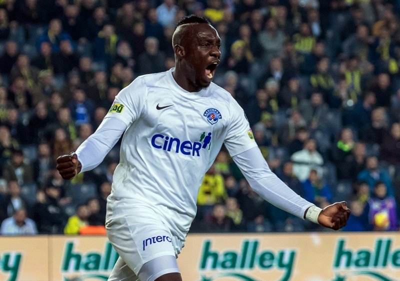 Galatasaray’da dev transfer harekatı!