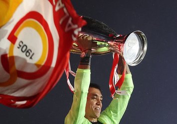 G.Saray'a Polonyalı eldiven!