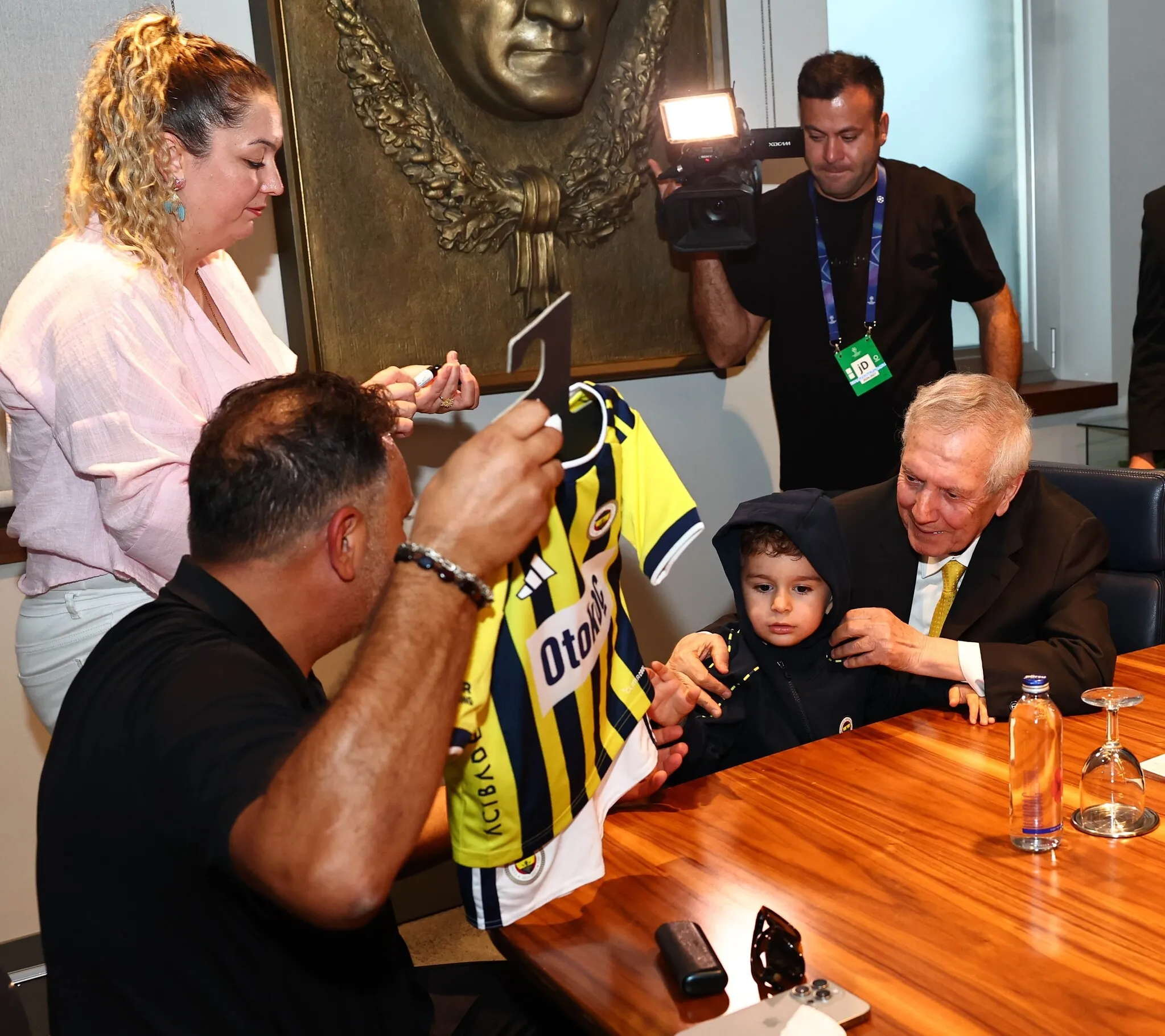 Minik Göktuğ Alımcı'nın Aziz Yıldırım ve Yöneticilerle Buluşma Anı!