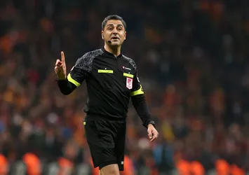 Derbiye 'Oynatan' hakem