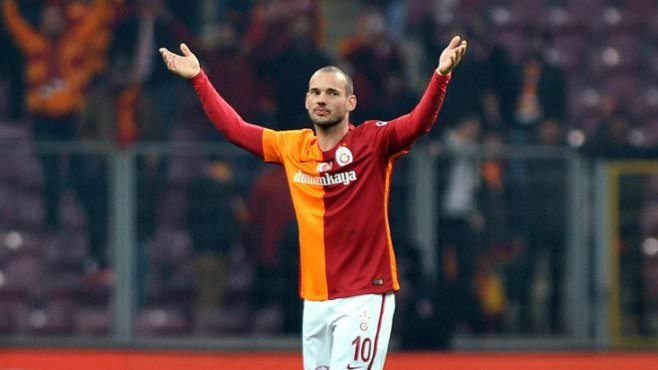 Galatasaray’dan Sneijder’e bir şok daha!