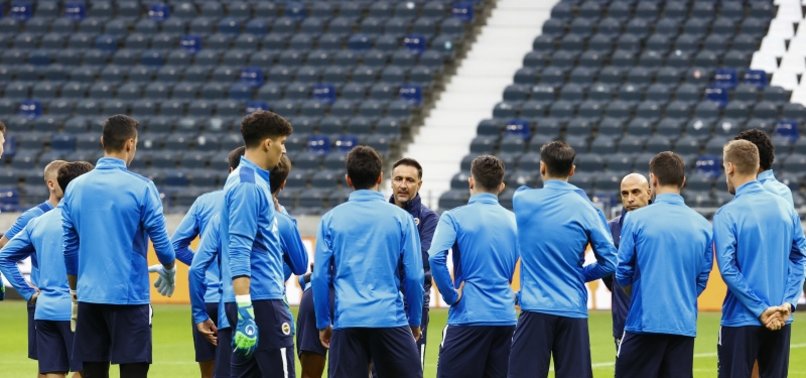 Fenerbahçe UEFA Avrupa Ligi'nde Eintracht Frankfurt karşısında! İşte Vitor Pereira'nın 11'i...