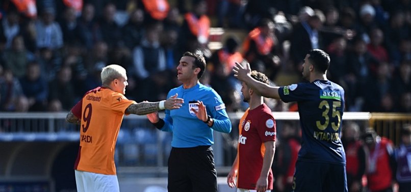 Galatasaray'a verilen penaltı doğru mu? Erman Toroğlu yorumladı!