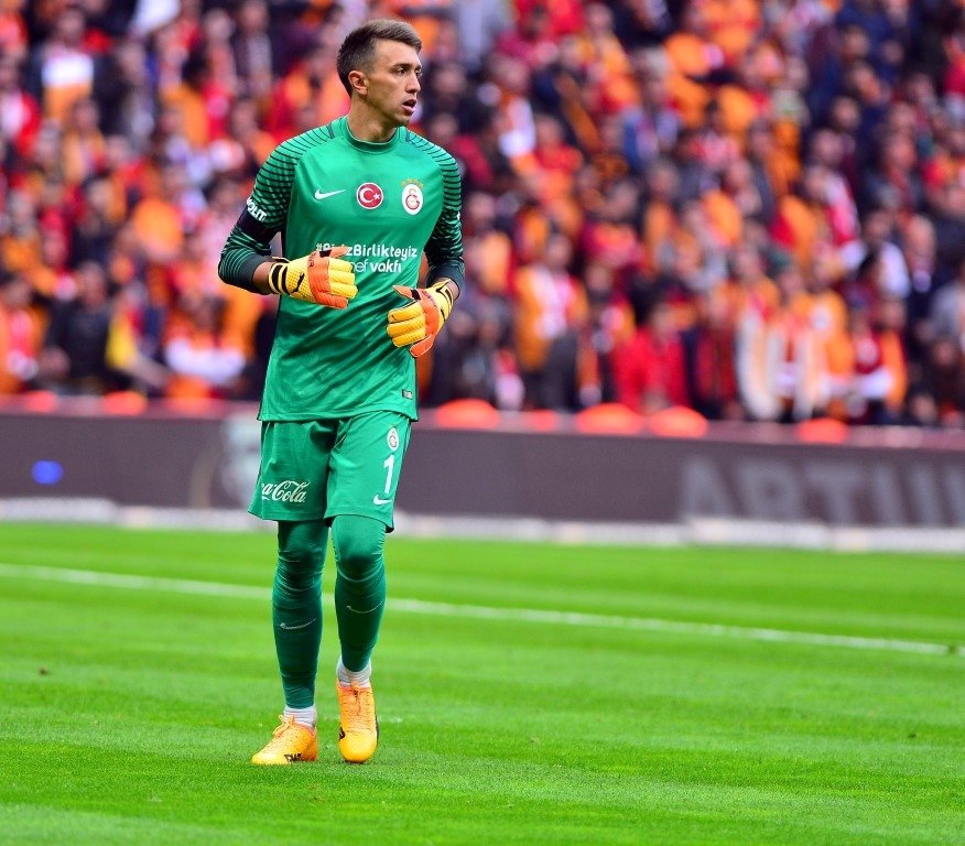 Galatasaray’da flaş Muslera kararı