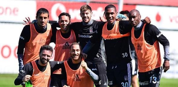 Beşiktaş’ta Şenol Güneş o isimlerin biletini kesti