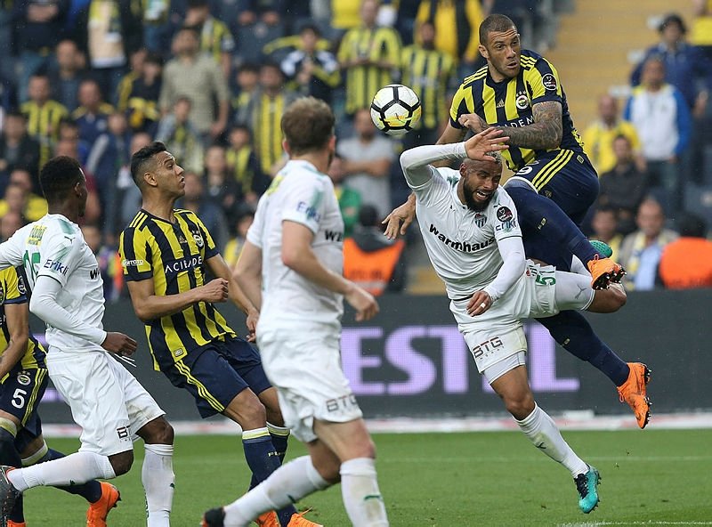 Rıdvan Dilmen’den Aykut Kocaman’a Valbuena mesajı