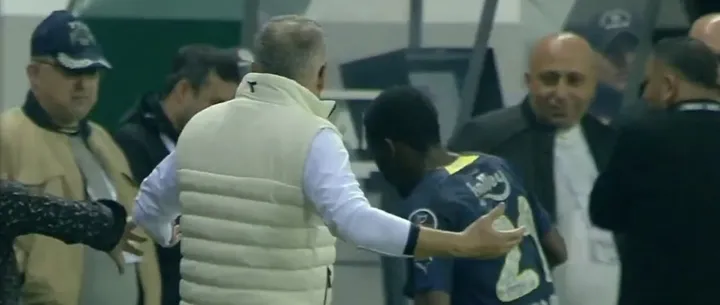 Giresunspor - Fenerbahçe maçında saha karıştı! İşte o görüntüler - 4