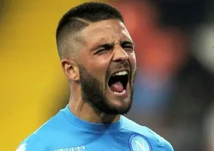 Napoli deplasmanda kazandı