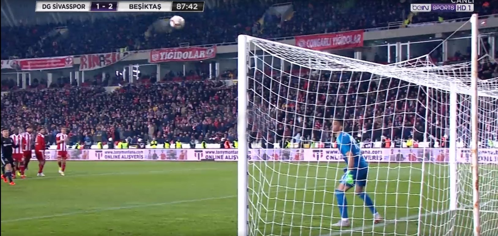 Burak Yılmaz’dan müthiş gol!