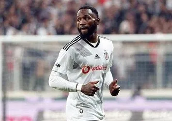 N’Koudou gidiyor!