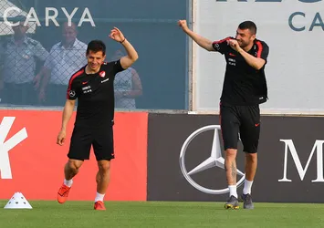 Burak Yılmaz'dan Emre Belözoğlu paylaşımı