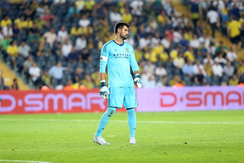 Volkan Demirel uçakta isyan etti