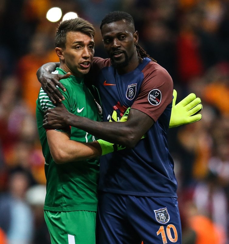 Adebayor bombası! Bedavaya geliyor