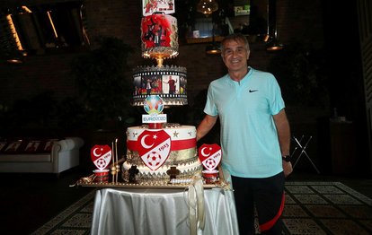 Son dakika spor haberleri: A Milli Takım Teknik Direktörü Şenol Güneş’in doğum günü kutlandı