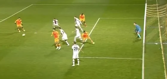 Fatih Karagümrük maçında Galatasaray'ın penaltı beklediği pozisyon! - 1