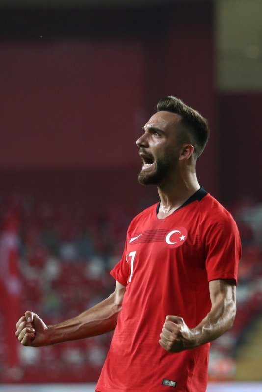 Galatasaray milli yıldızı bitiriyor!