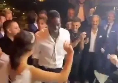 Balotelli'den çiftetelli şov