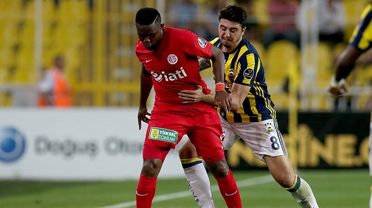 Fenerbahçe’de flaş karar! Gözden çıkarıldı...