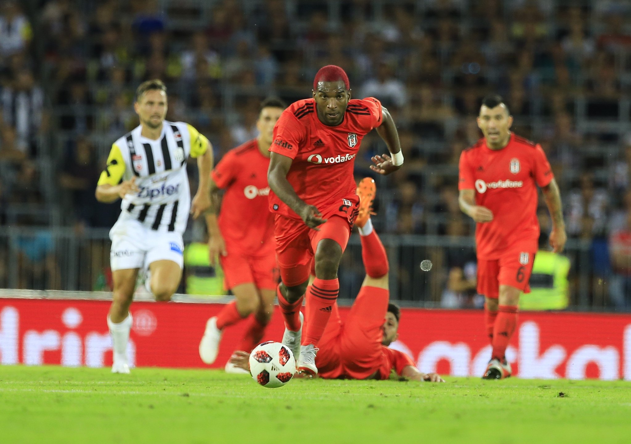 Ryan Babel Arabistan yolcusu!