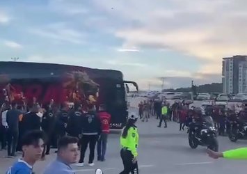 G.Saraylı futbolcuların geliş anları!