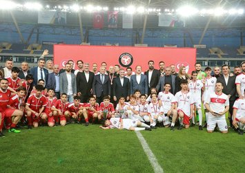 “TFF Omuz Omuza Gösteri Maçı” Mersin’de oynandı