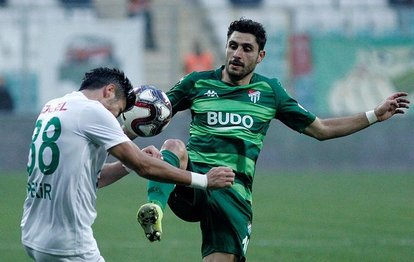 Özer Hurmacı futbola Bursaspor formasıyla geri döndü!