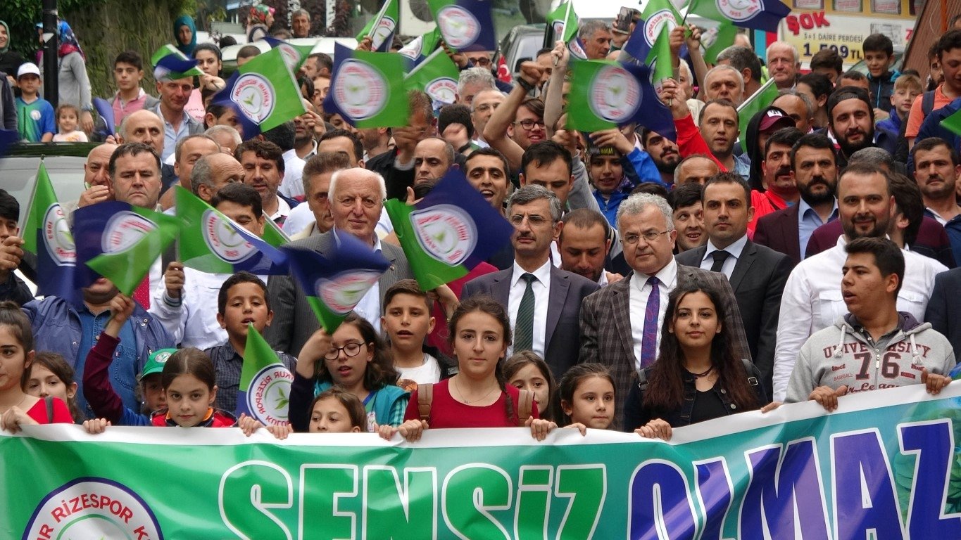 Çaykur Rizespor’a destek yürüyüşü