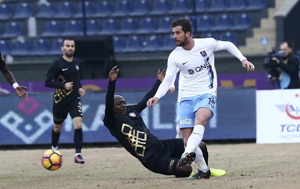 Osmanlıspor-Trabzonspor karşılaşmasından kareler