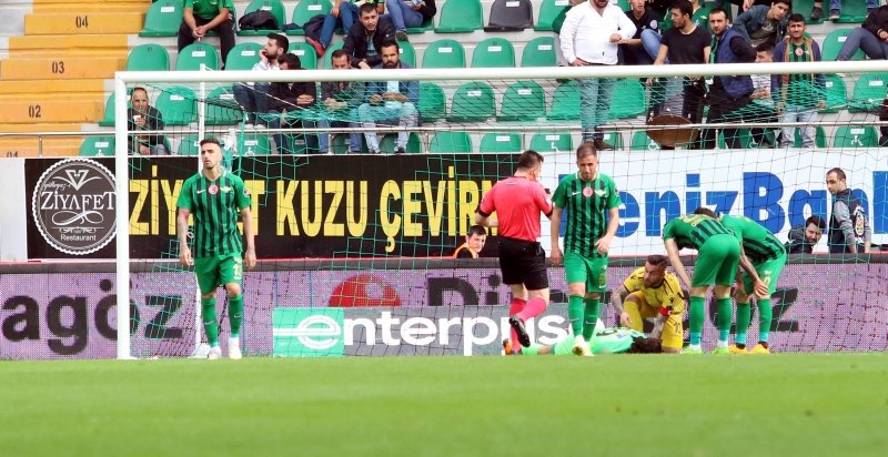 Akhisar - Yeni Malatya maçından kareler