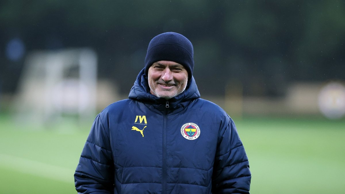 Fenerbahçe'ye müjdeli haber! Takımla çalışmalara başladı Fenerbahçe'ye müjdeli haber! Takımla çalışmalara başladı