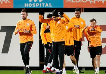 Galatasaray sahada başladı, salonda bitirdi