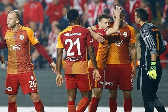 Galatasaray'da neşter vuruldu