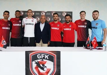 Gaziantep FK'den imza şov!