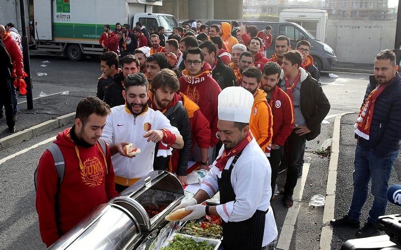 Galatasaray taraftarı TT Arena’da buluştu