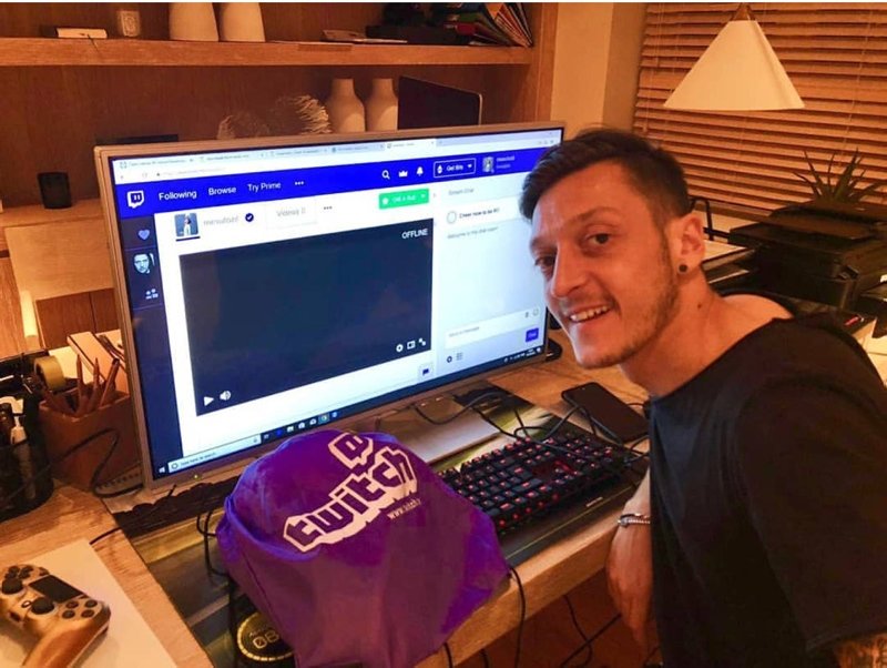 Mesut Özil’den olay paylaşım!