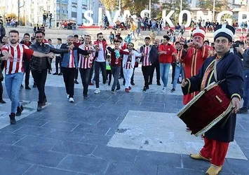 Sivasspor’a mehterli destek