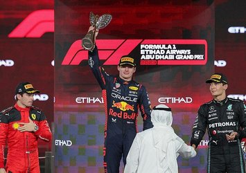 Son yarışta kazanan Verstappen!