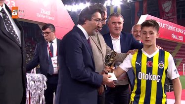 Maçın adamı seçilen Arda Güler'e özel kutlama!