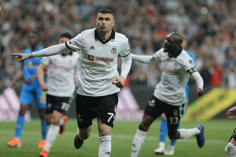 Beşiktaşlı Burak Yılmaz için çılgın teklif!