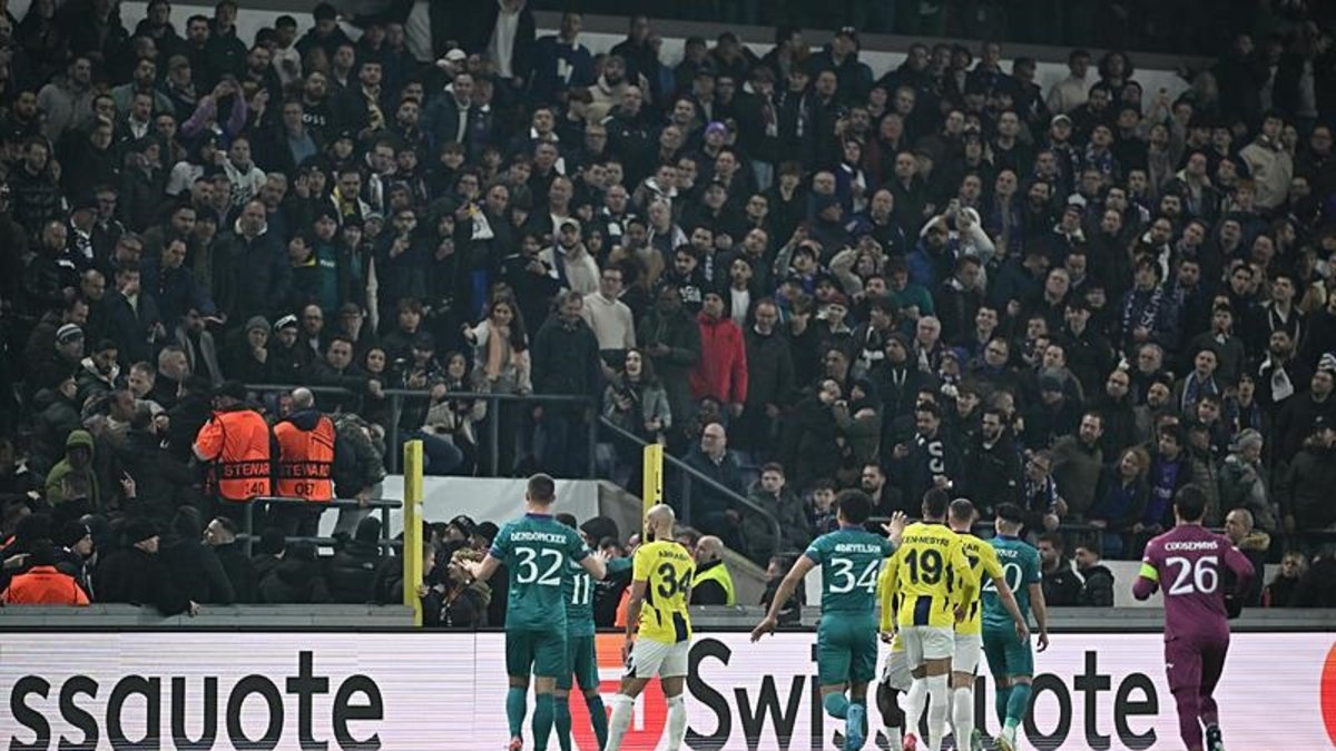 Anderlecht-F.Bahçe maçında şok gelişme... Anderlecht-F.Bahçe maçında şok gelişme...