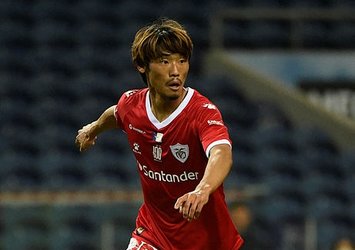 G.Saray'a Japon ön libero! 'Tam Aslan'a göre'