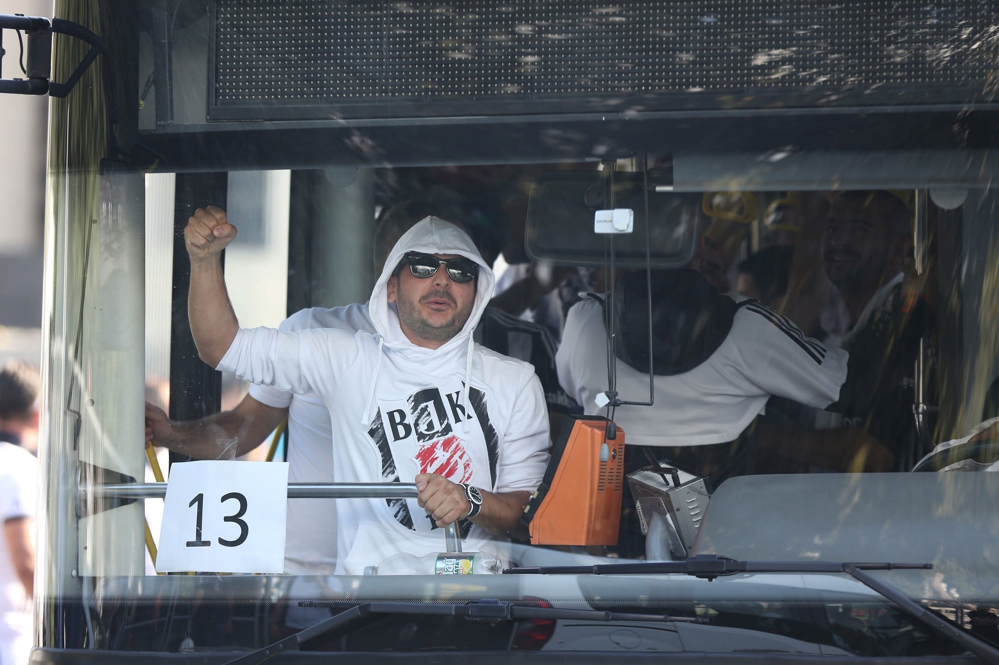 Kadıköy’de beyaz tribün!